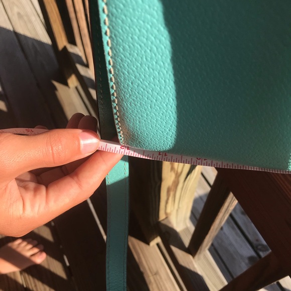 Gorgeous Kate Spade Crossbody OFFERS WELCOMED - Picture 5 of 7